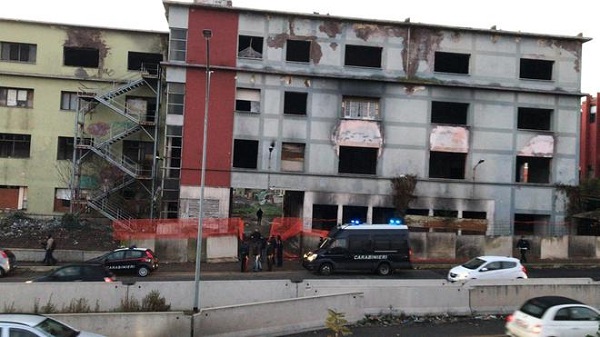 Roma: sgomberata la ex Penicillina, via Tiburtina chiusa