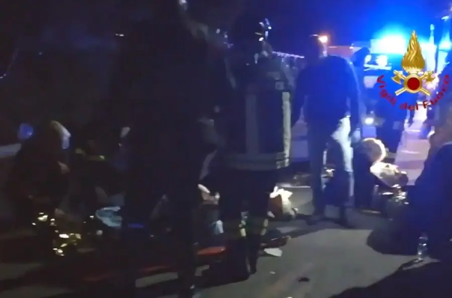 Ancona: strage al concerto di Sfera Ebbasta. Panico e folla in fuga, sei morti