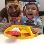 Torte in faccia il duello: la recensione di Aaron Wolf (VIDEO)