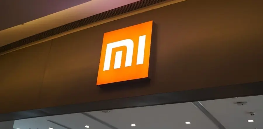 Xiaomi lancia il primo smartphone con 3 Cam frontali