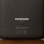 POCOPHONE F1 Armored Edition, la versione rinforzata con una scocca in Kevlar