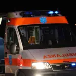 Milano, pirata dell strada investe donna e scappa: passante lo insegue e lo blocca