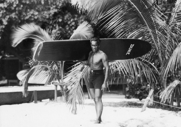 Duke Kahanamoku, il re del surf: carriera e segreti dal campione olimpico