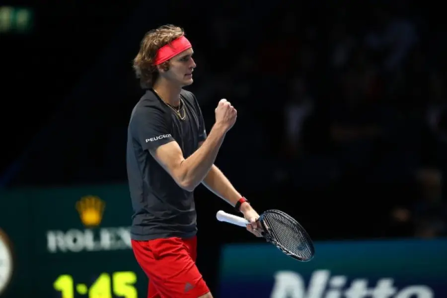 ATP Finals 2018: Zverev batte Federer e vola in finale