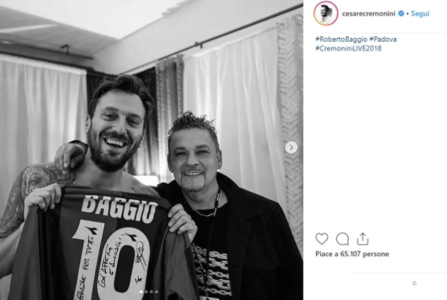 Roby Baggio fa una sorpresa a Cesare Cremonini durante il concerto. I fan entusiasti (VIDEO)