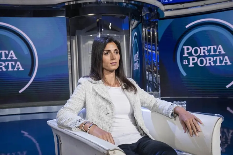 Virginia Raggi si difende a Porta a Porta e parla di Roma