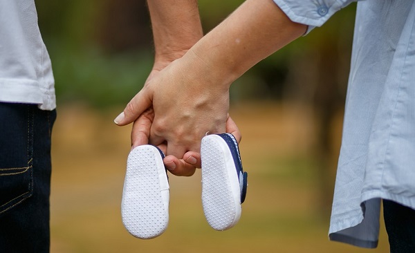 Bimba con due mamme riconosciute a Genova: vittoria per le coppie omosessuali