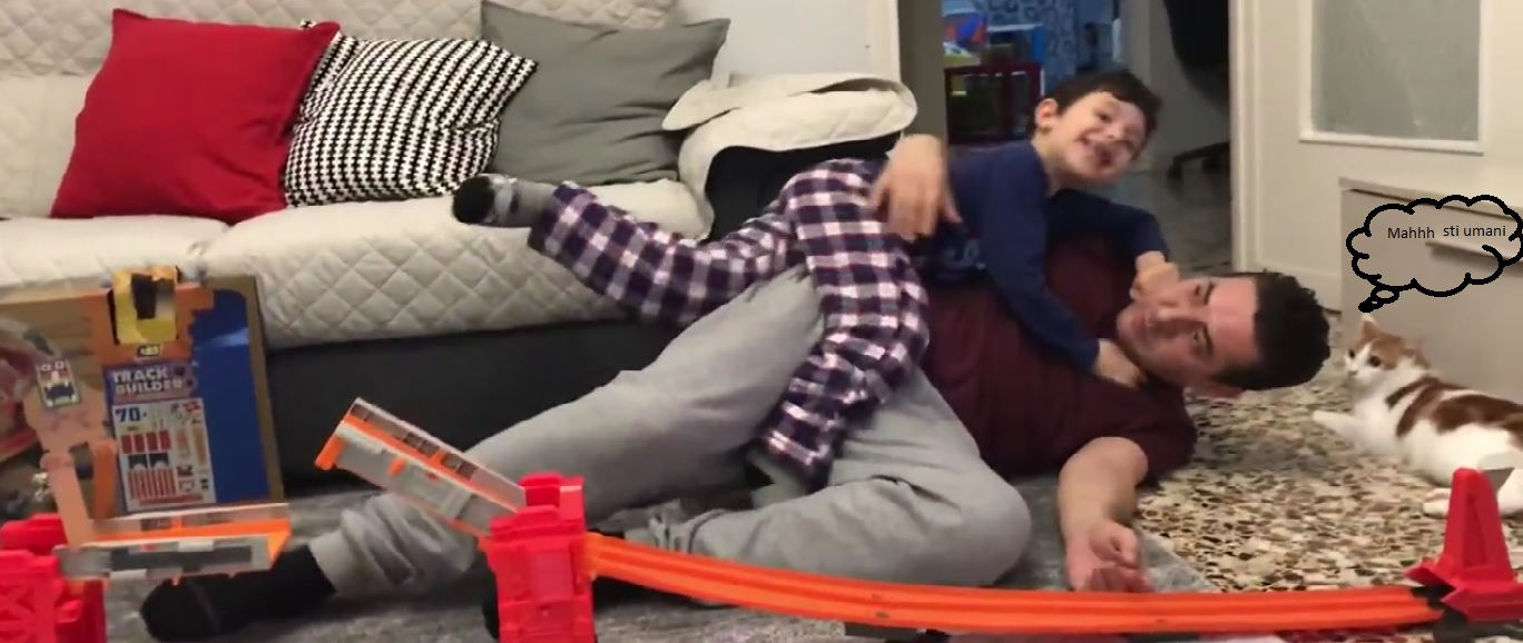 Pista Hot Wheels Track Builder System: recensione di Aaron Wolf (VIDEO)