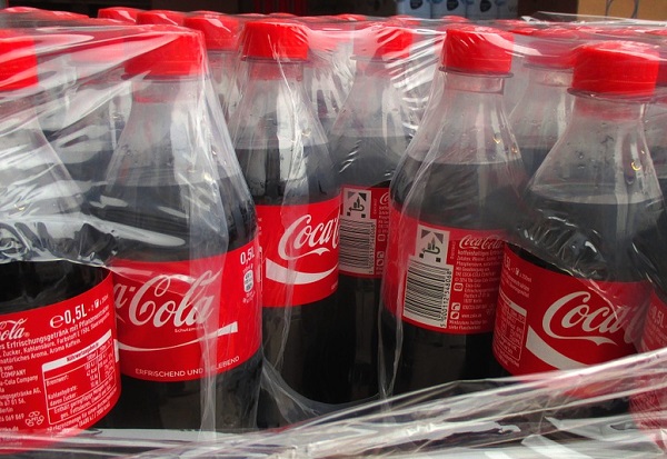 Coca Cola per nutrire figli, bimbi perdono 7 denti: la condanna