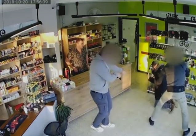 Belgio, rapina fallisce per l'intelligenza del commerciante (VIDEO)