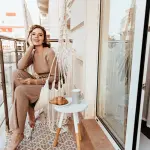 Come arredare un balcone lungo e stretto