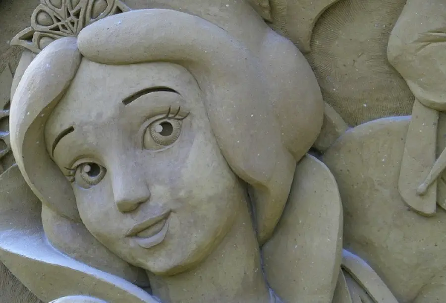 Biancaneve censurata da Kristen Bell, scene insidiose