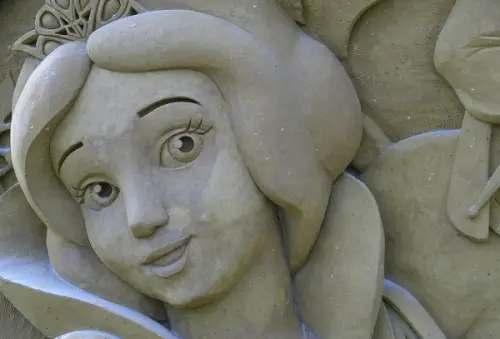 Biancaneve censurata da Kristen Bell, scene insidiose