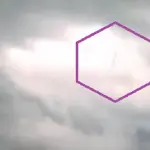 Misteriose creature volteggiano tra le nuvole: il video è virale