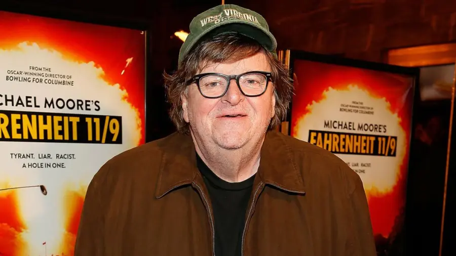 Michael Moore contro tutti: Salvini, Trump e la sinistra nel mirino