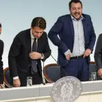 Manovra, scontro tra Salvini, Juncker e Di Maio