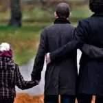 Bambina con due padri, nata con la gestazione per altri