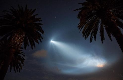 Razzo Falcon 9 non delude: atterraggio ad hoc in California
