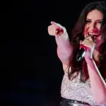 Laura Pausini rinvia due concerti. Info rimborsi