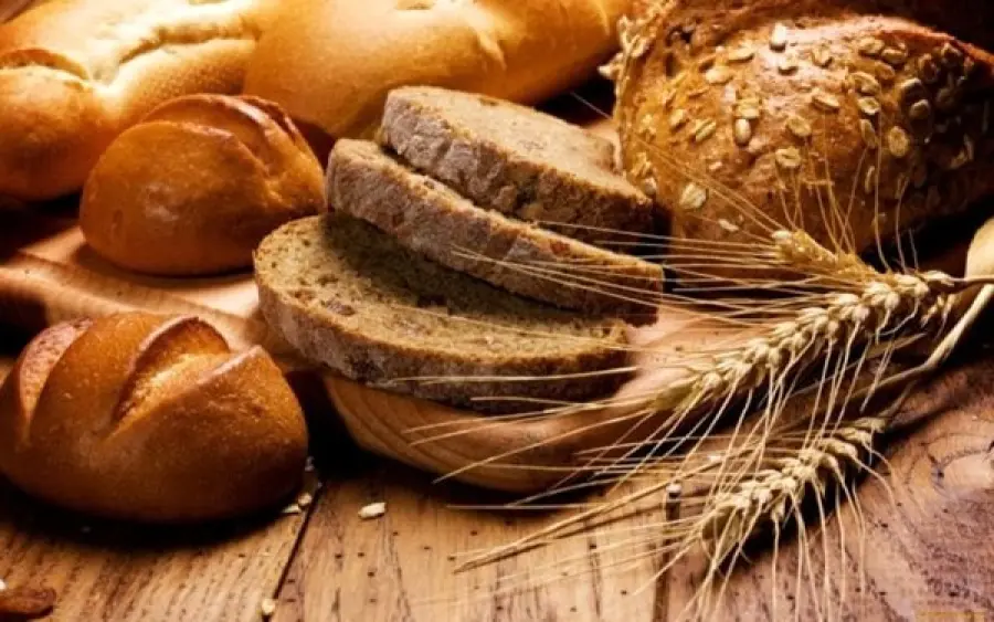 La crosta del pane invecchia le cellule della pelle