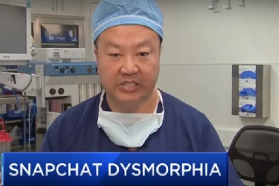 Dismorfia da Snapchat, boom di interventi chirurgici
