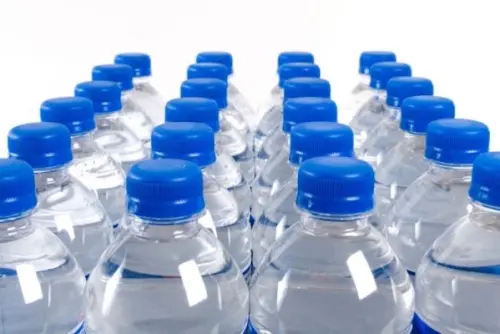 Acqua minerale contaminata da tricloetilene: ritirati alcuni lotti