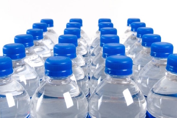 Acqua minerale contaminata da tricloetilene: ritirati alcuni lotti