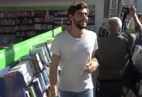Alvaro Soler a Napoli per presentare Mar de Colores