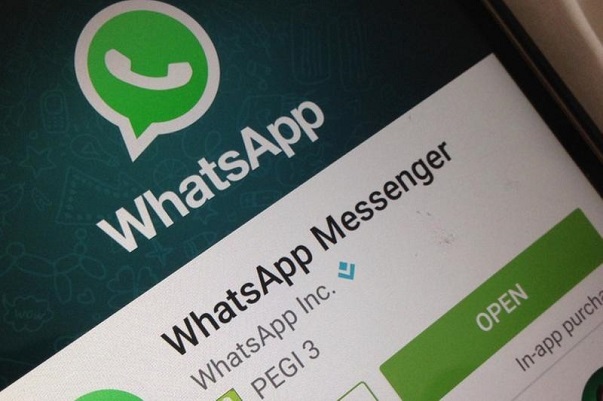 WhatsApp, fake news e spam out con il bollino ai messaggi inoltrati