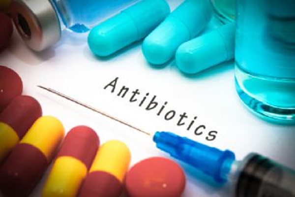 Antibiotici orali aumentano rischio calcoli renali bambini e adulti