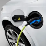 Auto elettriche e ibride dovranno fare rumore dal 2019