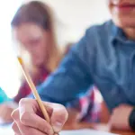 Competenze e conoscenze in Italia: è giusto abolire il tema libero?