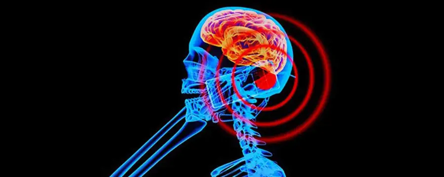 Casi di tumore al cervello in aumento: colpa dello smartphone?