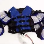 Giacca che stringe come un serpente: la stramba creazione Disney