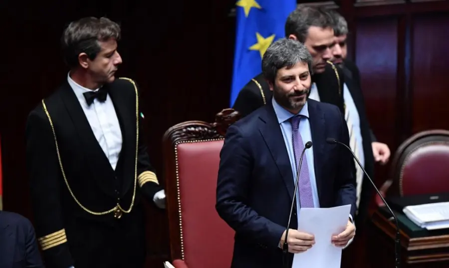 Colf in nero per Roberto Fico: ennesimo tentativo di infangare il M5S