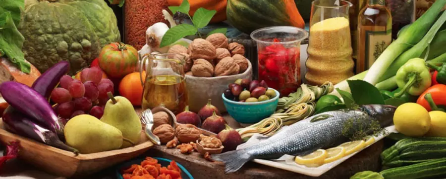 Come curare il tumore a tavola: meno carne rossa e più verdure