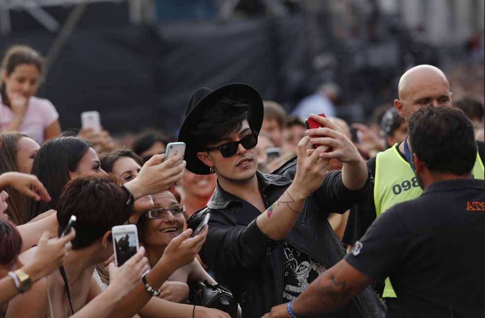 Anna Tatangelo dimentica Gigi D'Alessio con Stash?