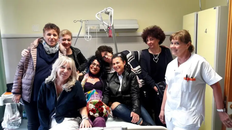 Si laurea in ospedale: Olga ha un tumore al cervello