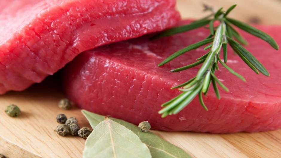 Carne rossa provoca cancro al colon: i possibili motivi