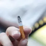 Fumo passivo dannoso anche all'aperto: boccate tossiche