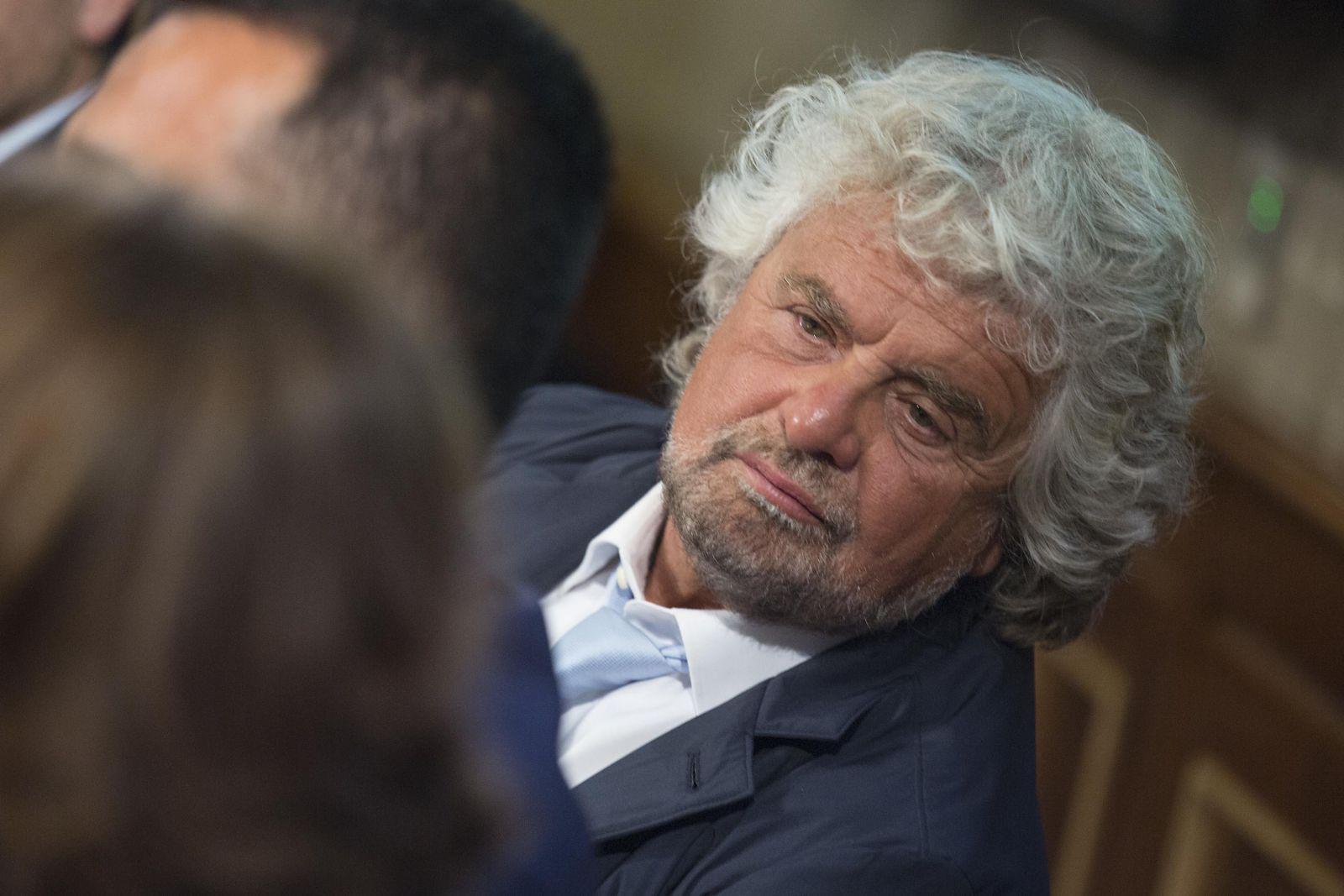 Beppe Grillo lancia il reddito per diritto di nascita: cos'è?