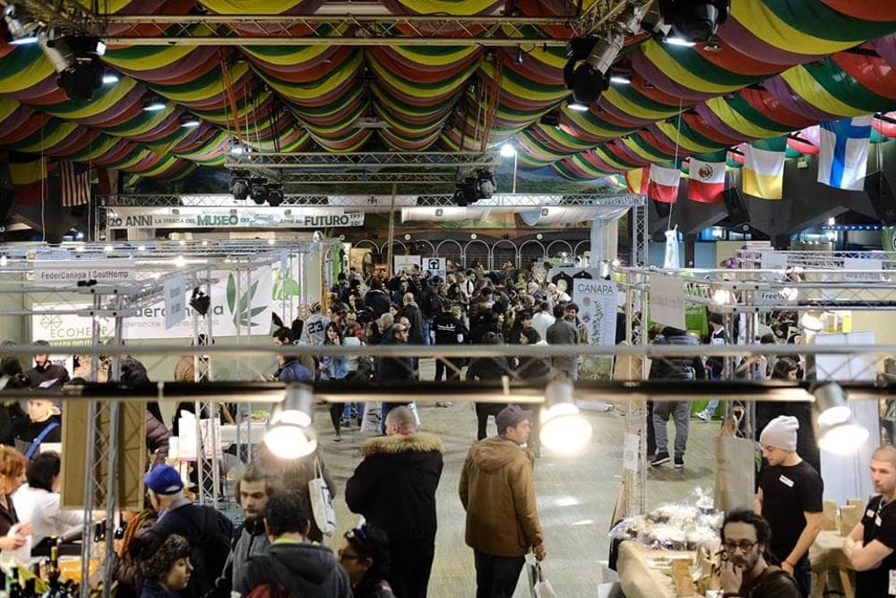 Marijuana legale in vendita dal tabaccaio, novità a Roma