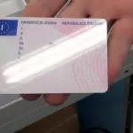 Patente di guida italiana poco chiara: va modificata