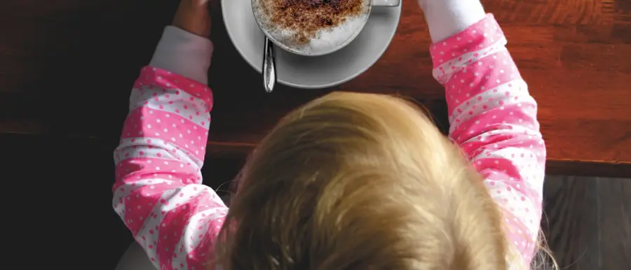 Adolescenti abusano di caffeina: sviluppo cerebrale rallenta