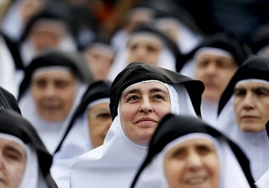 Suore sfruttate da cardinali e vescovi: articolo shock dell'Osservatore Romano