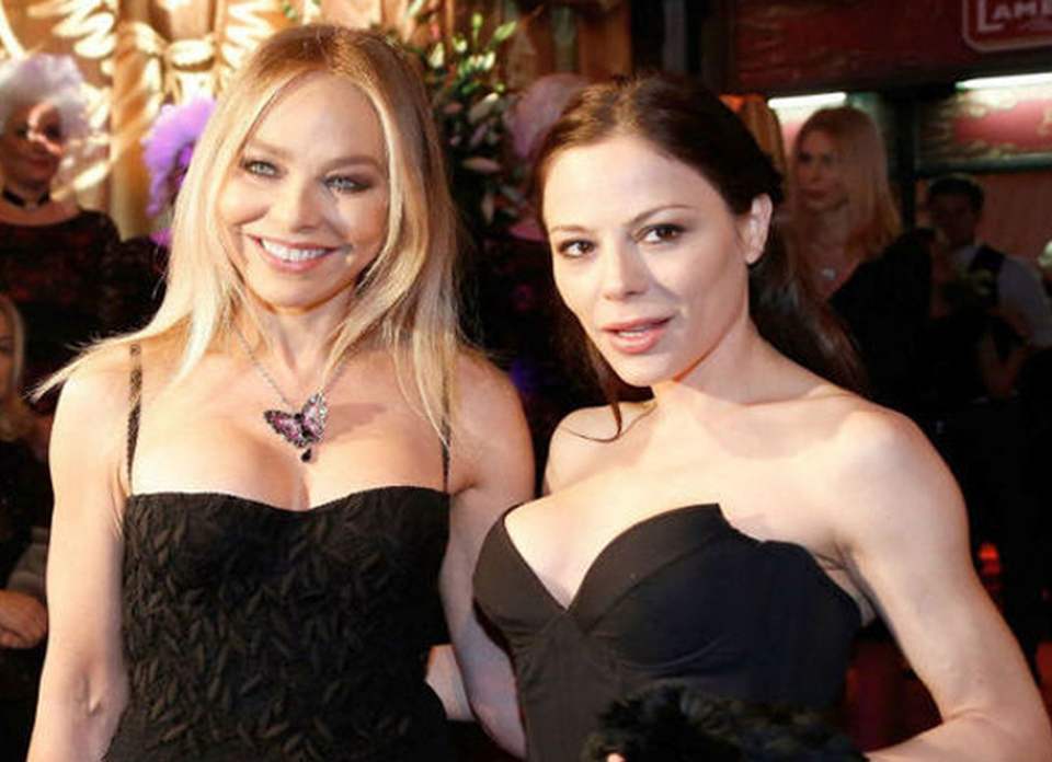 Naike Rivelli demolisce Barbara D'Urso e si scusa coi fan