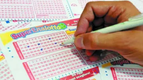Vince un milione di euro al Superenalotto e non se ne accorge