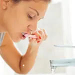 Come lavare i denti correttamente? Costanza e correttezza