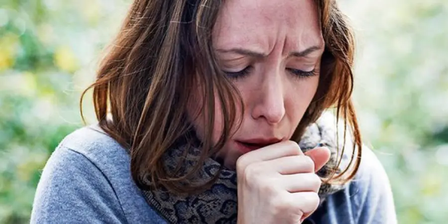 Tossisce e non riesce più a respirare: arteria tiroidea rotta