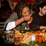 Mangiare con le mani fa bene: le posate annullano i benefici